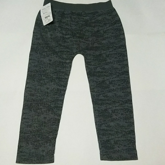 Tees by Tina Capris - Picture 2 of 4